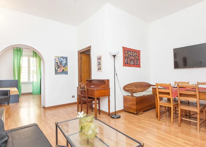 Rental In Rome Santini Apartment